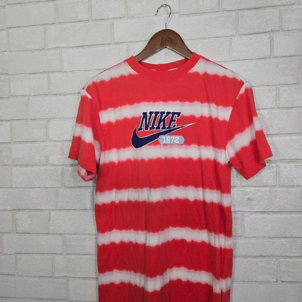 NIKE short sleeve mini dress